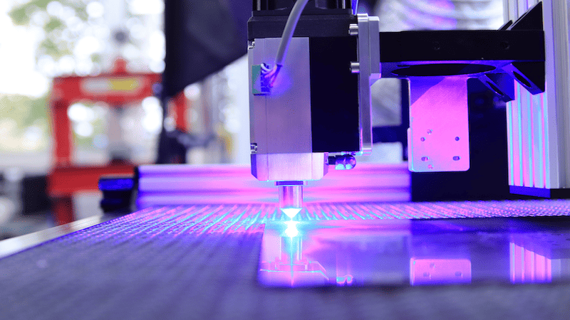 Speculum secans progressiones: applicationem laser secans velit in speculum processus industria